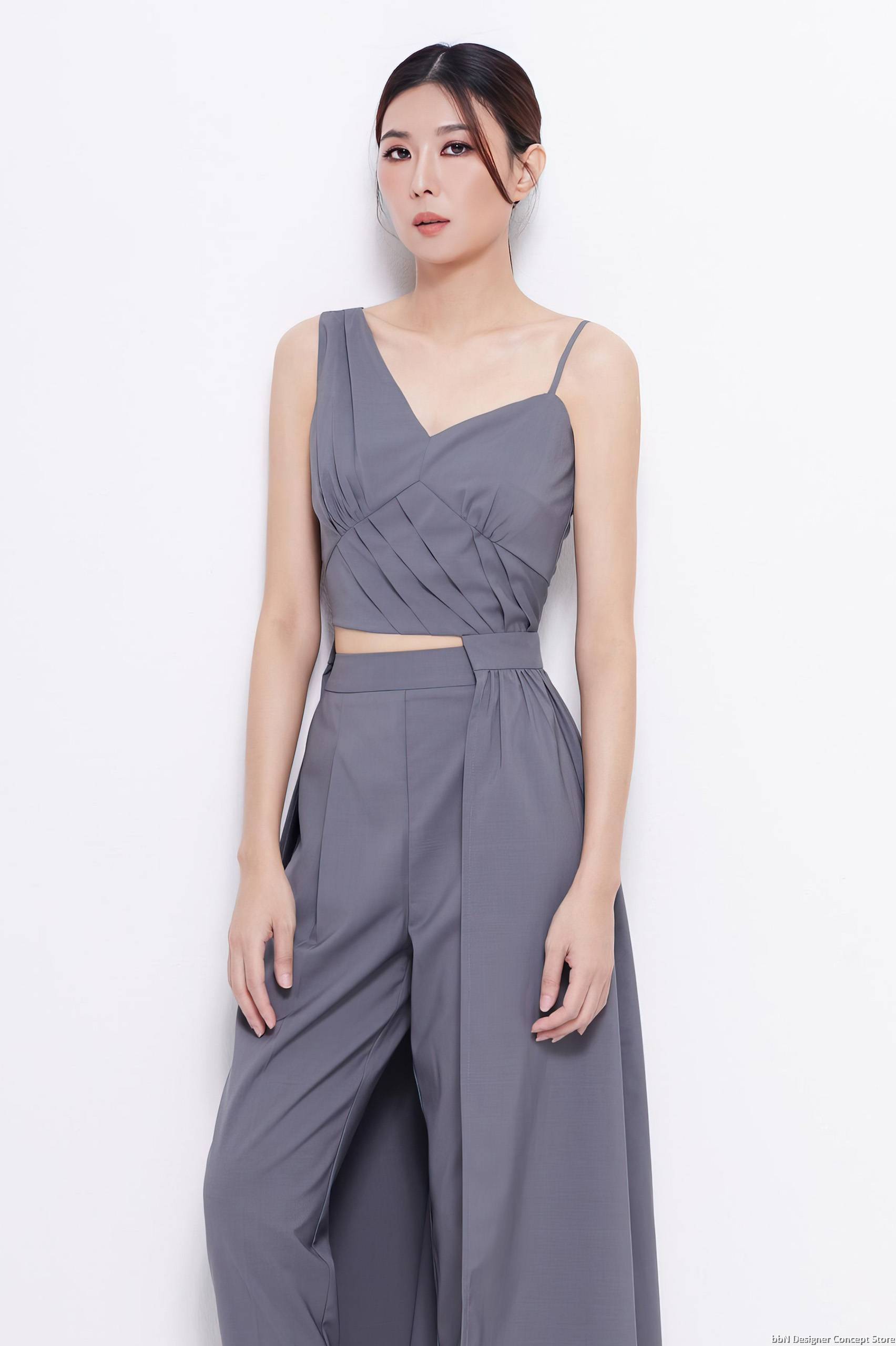 トップス NOT CONVENTIONAL asymmetry gilet OFF WHITE ASYMMETRICAL VEST — K M by L A N G E