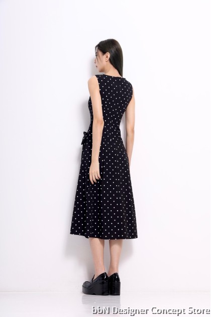 Square Neck Fit-and-Flare Midi Dress CD2074 Square Neck Fit-and-Flare Midi Dress CD2074