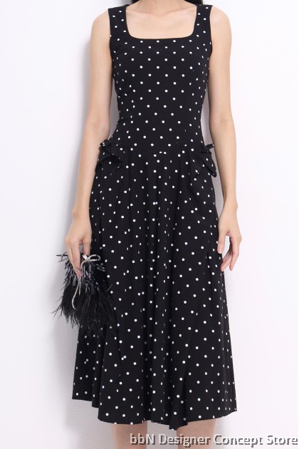 Square Neck Fit-and-Flare Midi Dress CD2074 Square Neck Fit-and-Flare Midi Dress CD2074